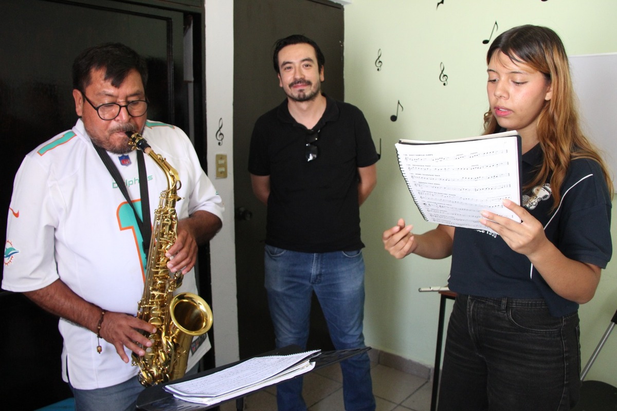Big Band Jazz rendirá homenaje a adultos mayores con mambos y boleros.| Roberto Amaya.