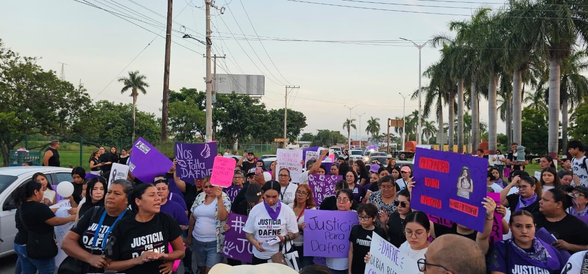 Familiares y ciudadanos participaron en una marcha pacífica en Ciudad Mante para exigir justicia por la muerte de Dafne.