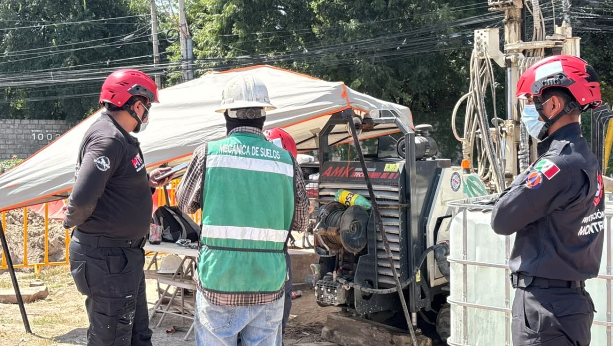 El joven fue trasladado por paramédicos de la Cruz Roja a un hospital para recibir atención médica especializada. Édgar Plata
