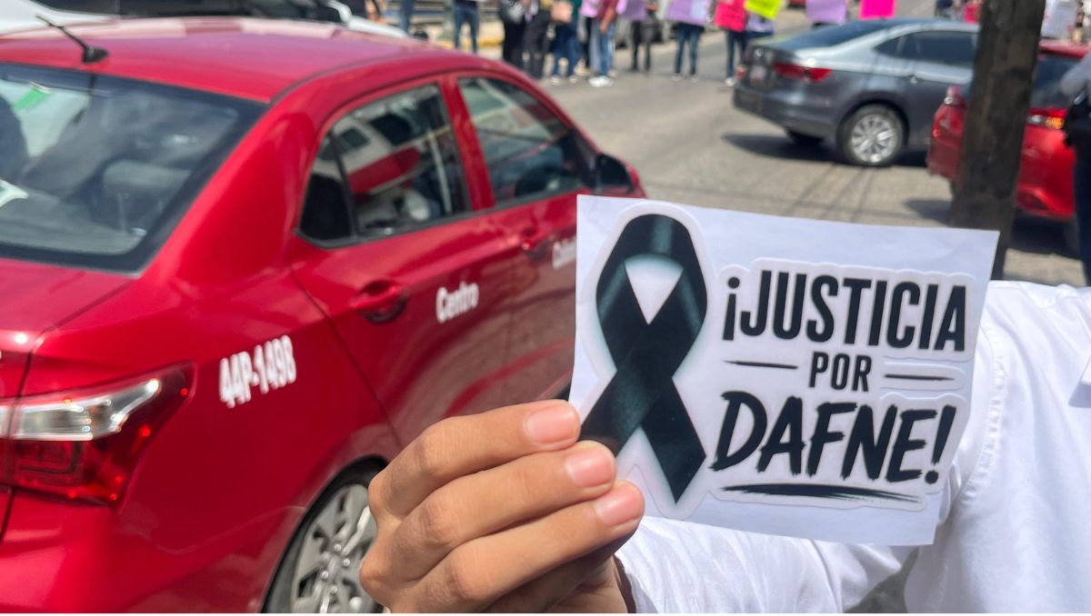 Protestan y bloquean por la falta de resultado en caso Dafne. (Yazmín Sánchez)