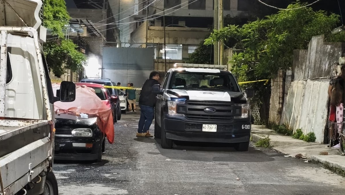 Autoridades acudieron al lugar del incendio durante la noche en Guadalajara (Vicente Torres Alfaro)