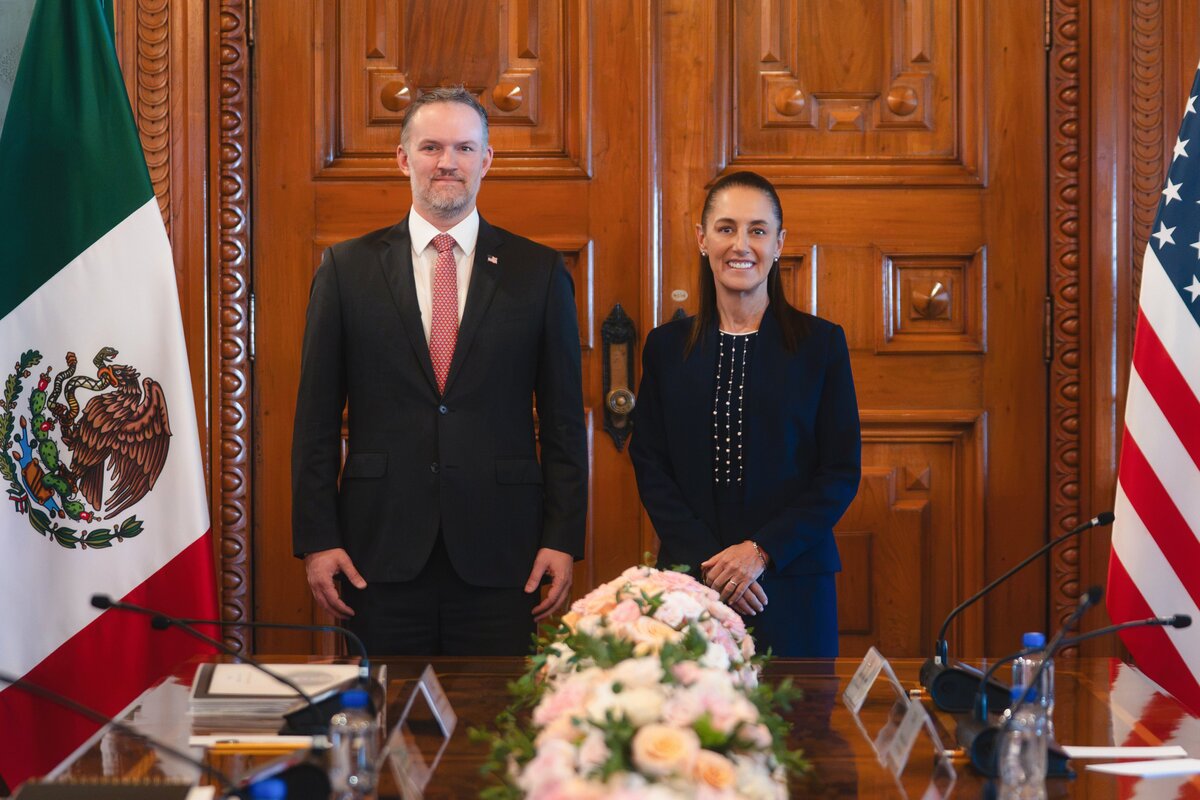Claudia Sheinbaum y el representante comercial de Estados Unidos, Jamieson Greer. | X: Claudia Sheinbaum
