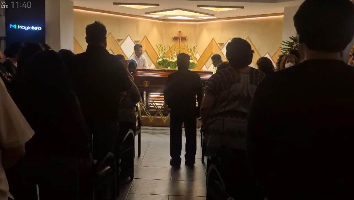 El cuerpo del periodista Alejandro Leyva fue recibido con aplausos y muestras de solidaridad en Oaxaca. | Especial