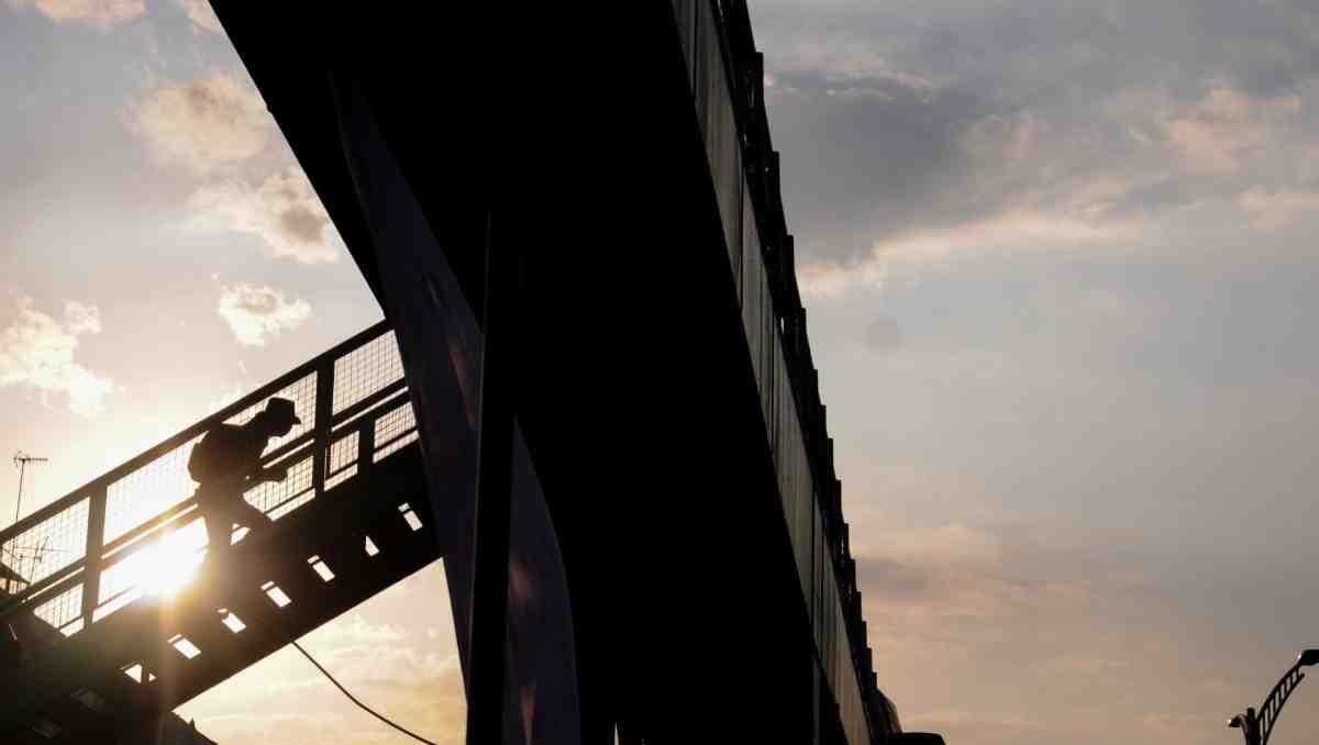 La Junta de Caminos del Edomex prepara un programa de mantenimiento para reforzar la seguridad en puentes peatonales. |Foto: Cuartoscuro
