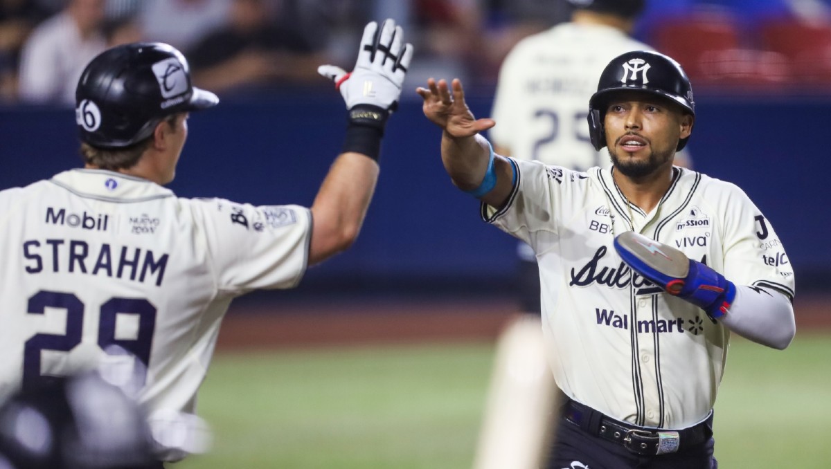 Sultanes de Monterrey barren a Saraperos de Saltillo (Roberto Alanís)