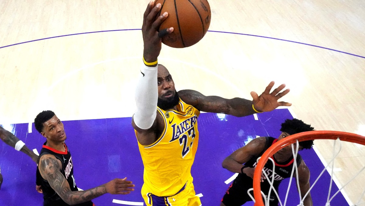 LeBron James anuncia que jugará con los Philadelphia 76ers (Reuters)