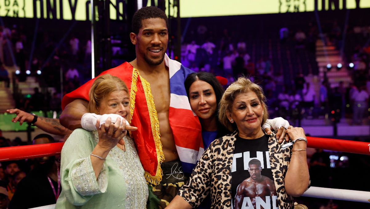 Anthony Joshua regresa al ring tras su accidente automovilístico con un nocaut sobre Kristian Prenga (Reuters)
