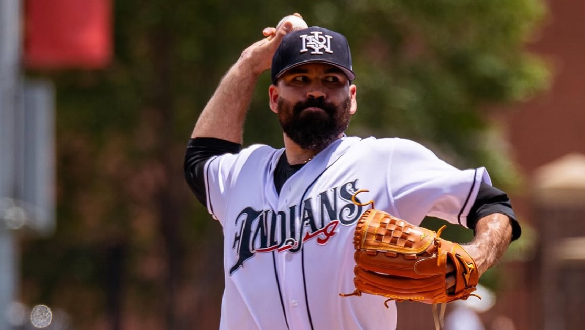 José  Urquidy es puesto en asignación por los Pittsburgh Pirates (Instagram @joselurquidy)