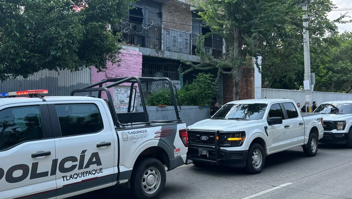 Policías de Tlaquepaque detuvieron a un hombre y una mujer por crueldad hacia un perrito (Cortesía Policía de Tlaquepaque)