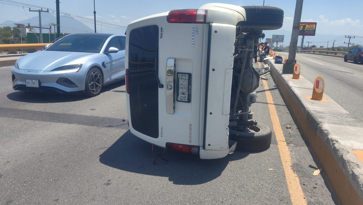 El accidente se registró en el bulevar José López Portillo. Foto: Especial