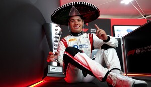 Noel León ganó su primera victoria en una carrera principal de Fórmula 2, luego de que consiguió la victoria en el Gran Premio de Hungría.