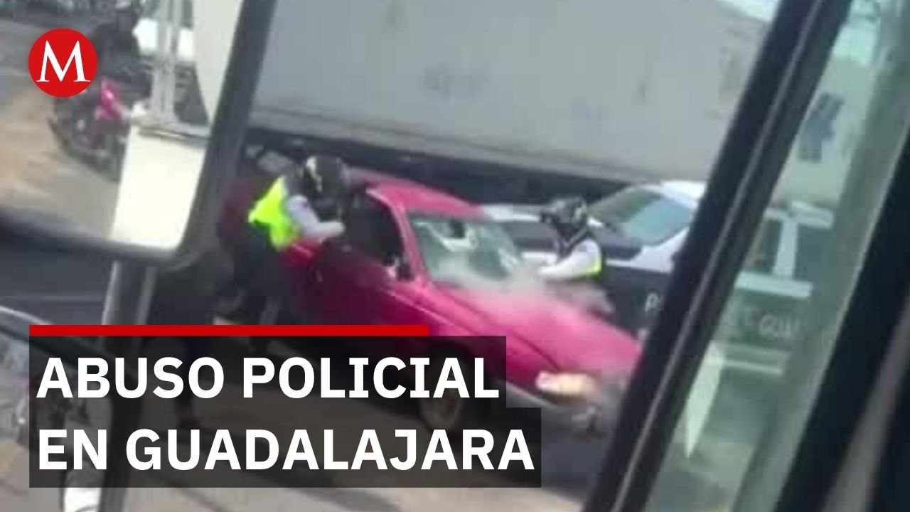 Policía municipal agrede conductor atrapado bajo tráiler tras persecución en Guadalajara