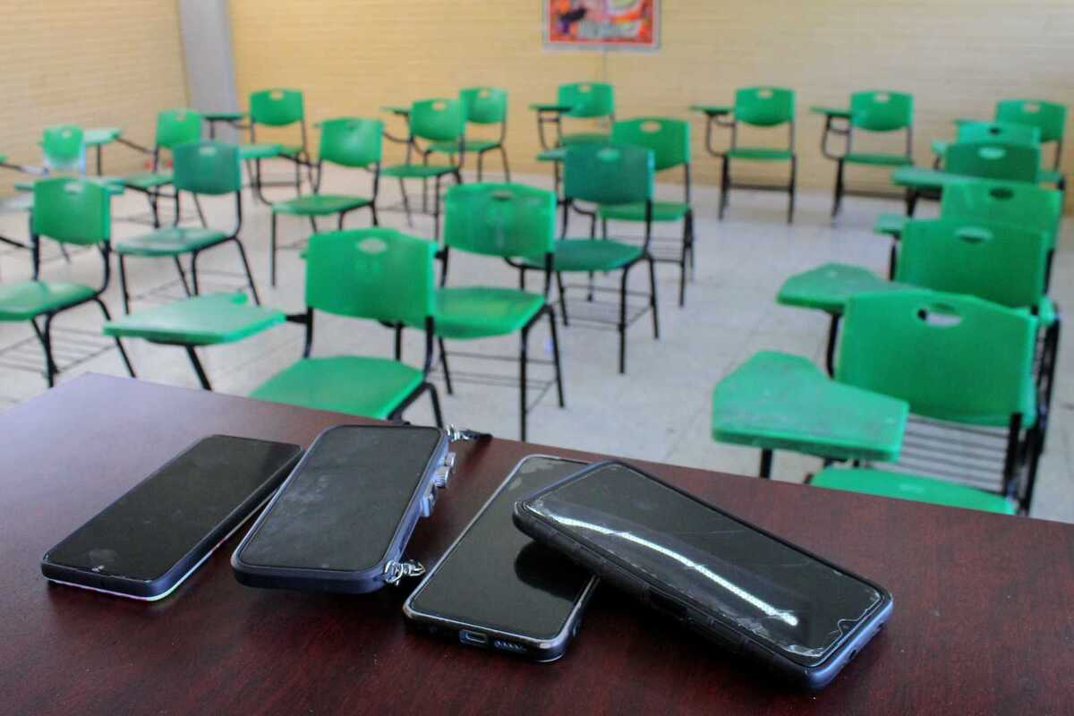 SEED reforzará estrategia para mantener aulas libres de celulares.| Roberto Amaya.