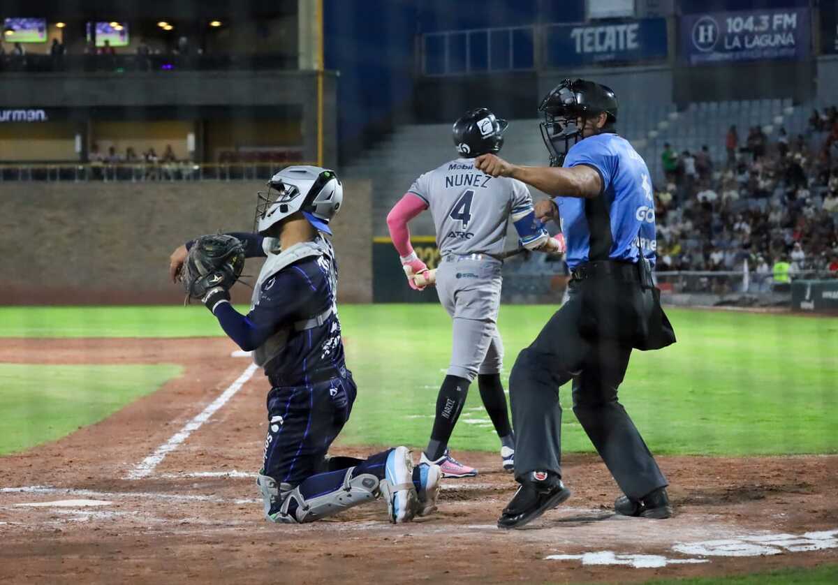 Unión Laguna completó la barrida sobre Monterrey al imponerse 9-4 en el Estadio Revolución.| Verónica Rivera.