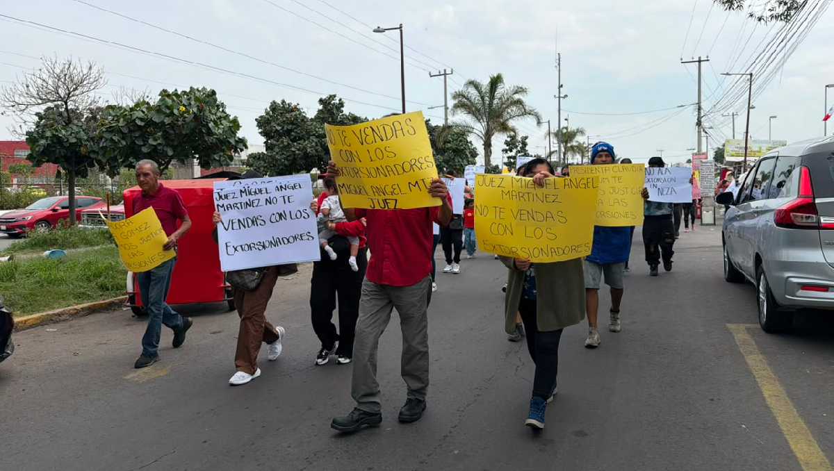 Comerciantes exigen a la autoridades que no permitan que Brandon salga con brazalete. | Foto: Zuleyma García