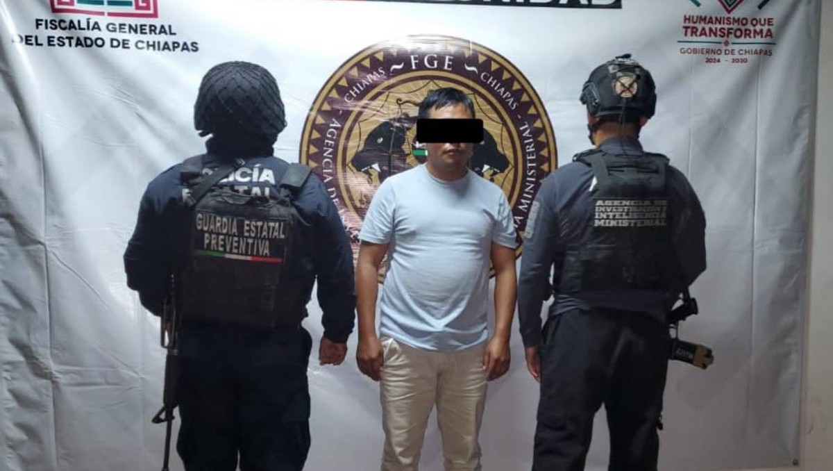 Fue detenido un halcón relacionado con el abuso sexual de un menor en Sabanilla, Chiapas. | Foto: Especial