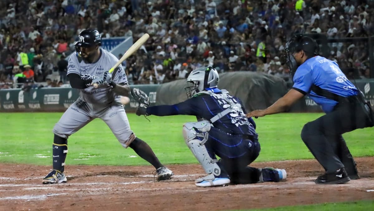 Sultanes de Monterrey sufren barrida a manos de Algodoneros en la LMB (Verónica Rivera)