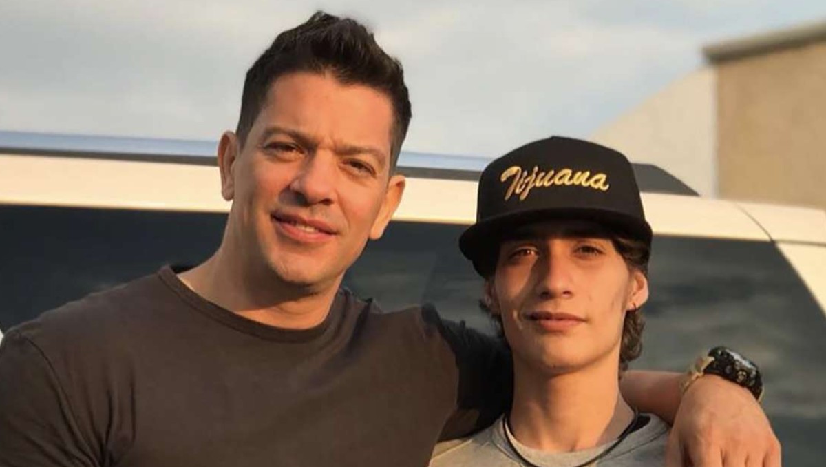 Yahir y su hijo Tristán, con quien ha mejorado su relación. | Especial