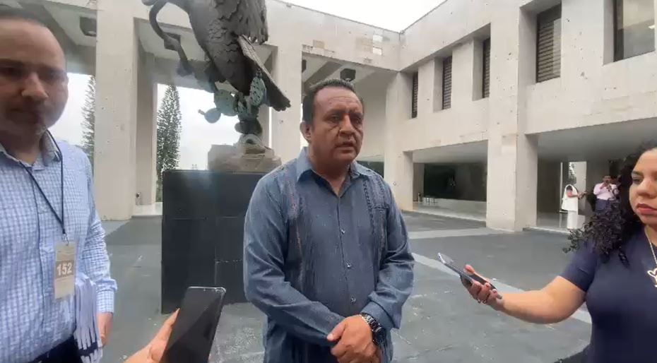 Alcalde dice que no se mostró la fotografía donde supuestamente aparecía armado. | Foto: Captura de pantalla