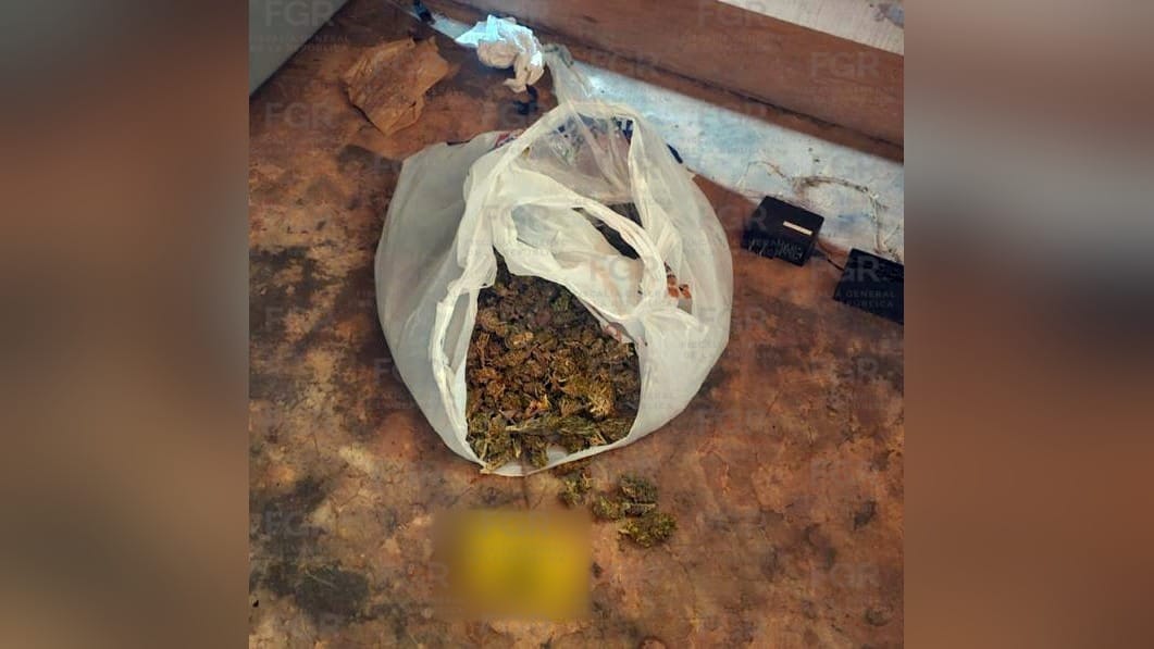 FGR asegura explosivos, armas y droga tras cateo en Tamazula, Durango. | Foto: cortesía de la FGR.