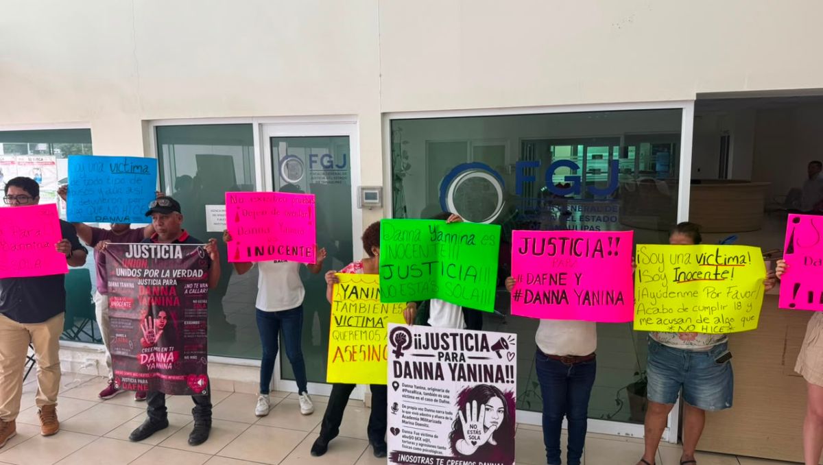 Se manifiestan en el Centro de Justicia de Altamira a favor de Danna Yanina. (Alberto Cano)
