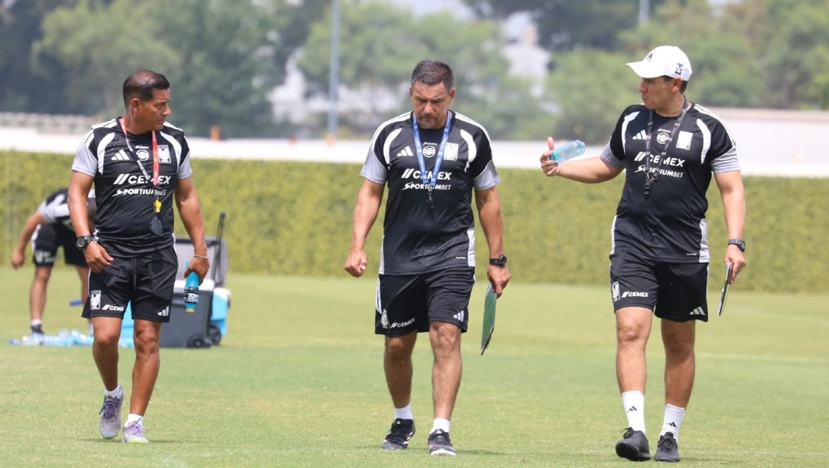 Nuevo cuerpo técnico de Tigres ya trabaja en el CET tras la salida de Pizarro (Club Tigres)