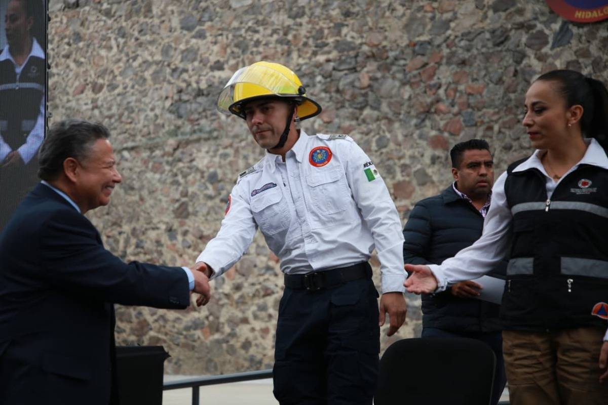 el gobernador Julio Menchaca destacó que en Hidalgo no se construía una estación de bomberos desde hace 22 años. (Jorge Sánchez)