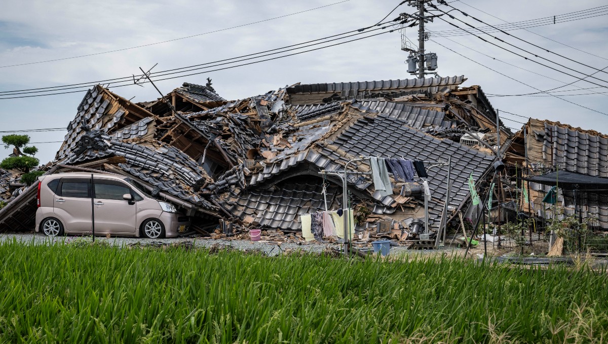 Hogares derrumbados por el movimiento telúrico del martes 28 de julio | Foto: AFP