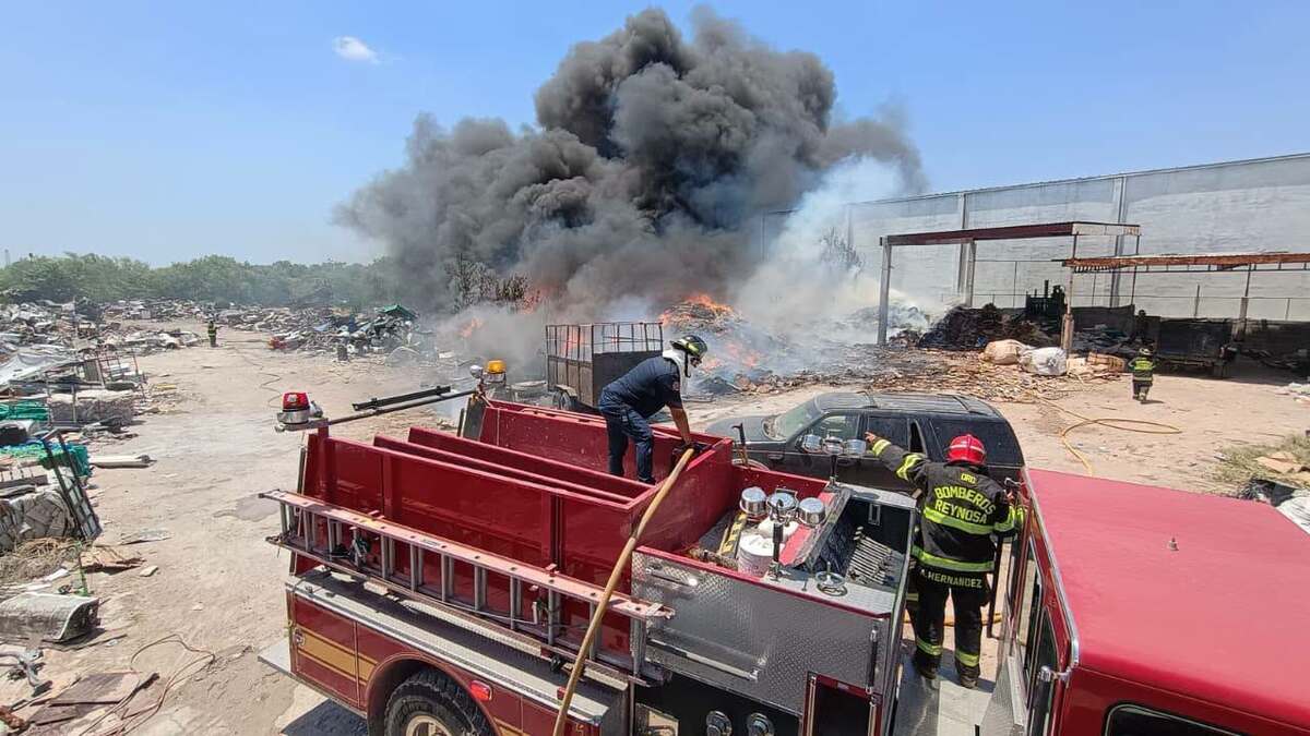 Incendio consume bodega en Reynosa. | Protección Civil