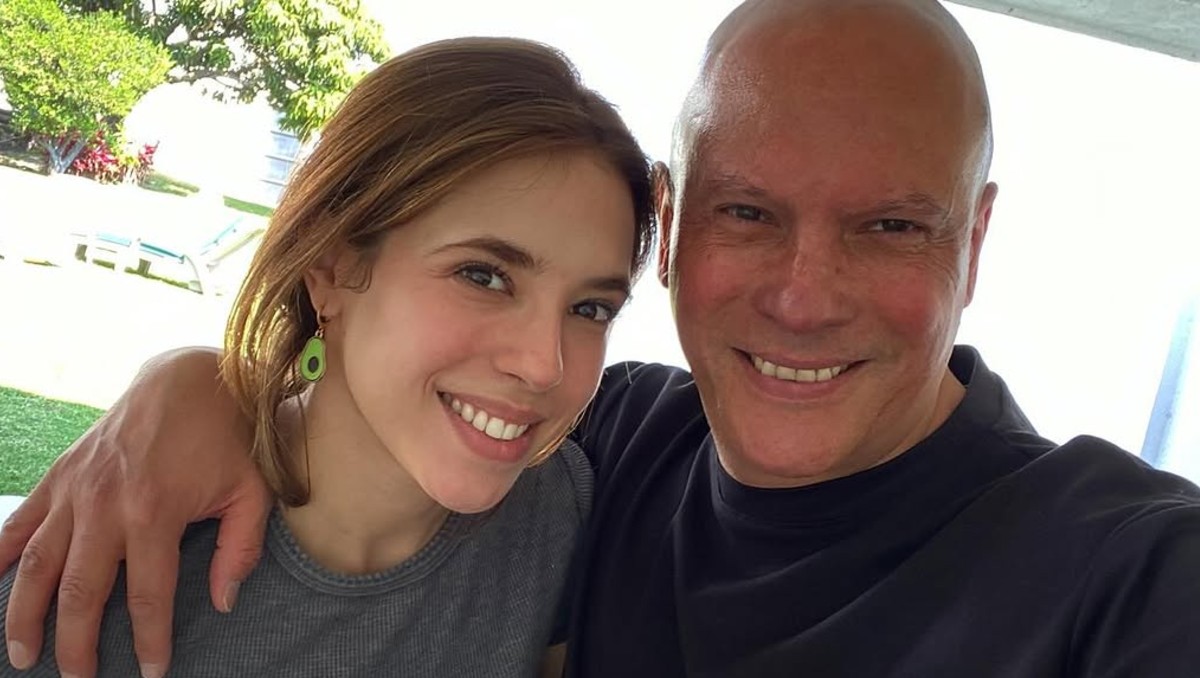La participante del reality junto a su papá. | Instagram