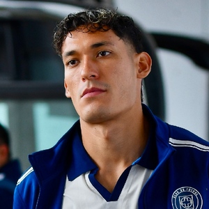 Jesús Orozco Chiquete, defensa mexicano, funciona como un refuerzo para Joel Huiqui en el Apertura 2026 del Cruz Azul.