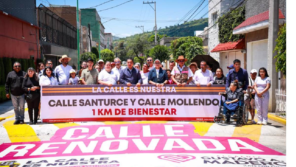 Trabajadores realizan labores de repavimentación como parte del programa "La Calle es Nuestra". | Especial