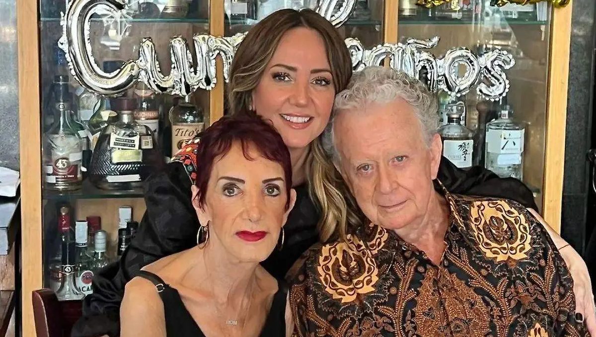 Andrea Legarreta recuerda a su mamá | Especial