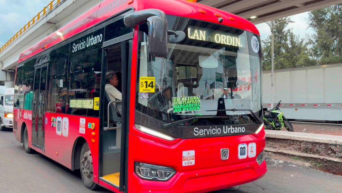 Los autobuses cuentan con cámaras, puertos de carga y rampas para personas en sillas de ruedas. | Foto: Zuleyma García