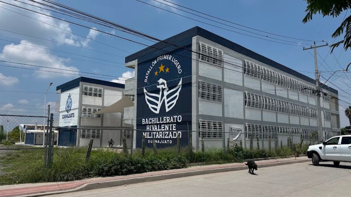 Bachillerato Bivalente Militarizado Guanajuato. | Victor Muñoz