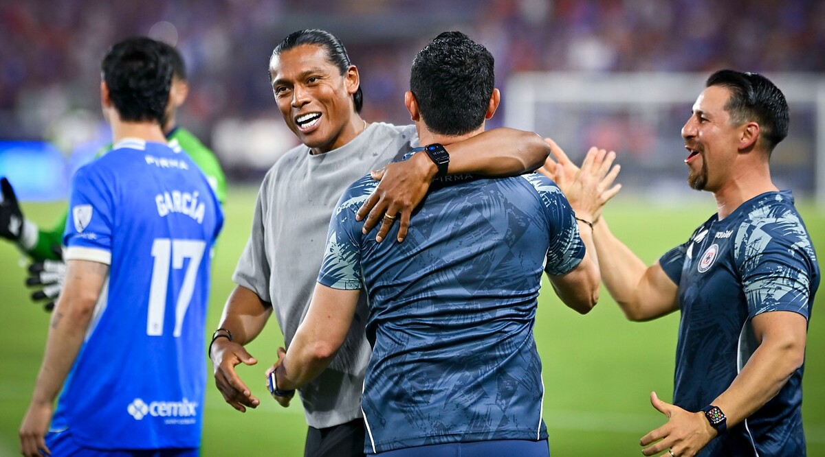 Joel Huiqui cumple 100 días como técnico de Cruz Azul (Imago7)