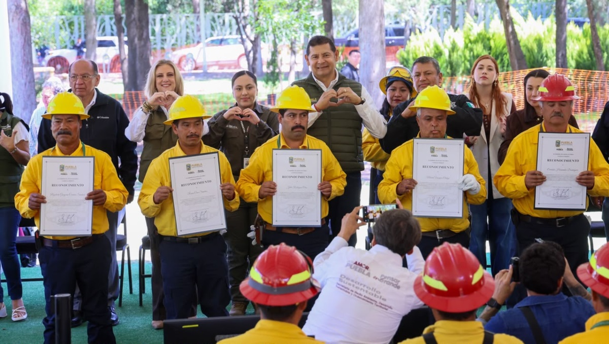 Armenta reconoce a guardias forestales contra incendios en Puebla | Gobierno de Puebla