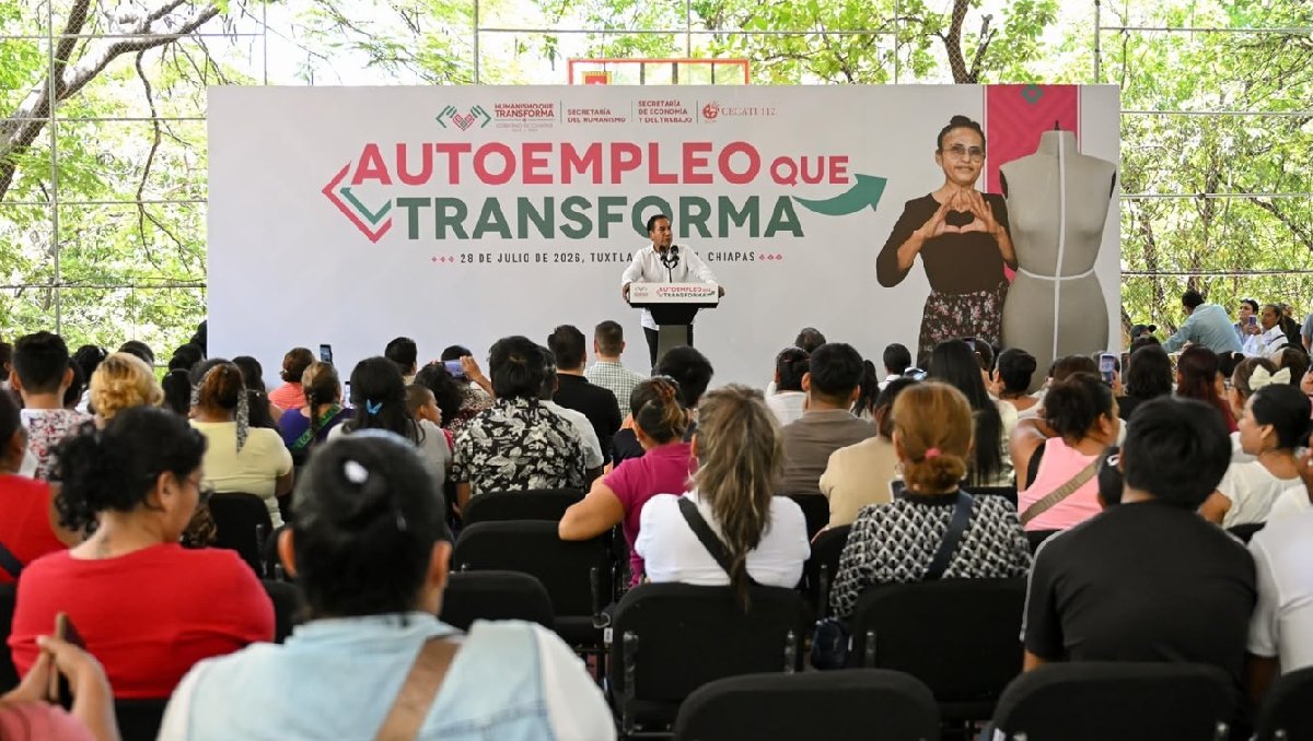 Eduardo Ramírez Aguilar encabezó el arranque del programa Autoempleo que Transforma en Tuxtla Gutiérrez.| Especial
