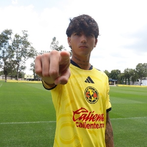 Kevin Álvarez, lateral mexicano del Club América, aseguró que las Águilas volverán a ganar títulos con Guillermo Almada en el banquillo.