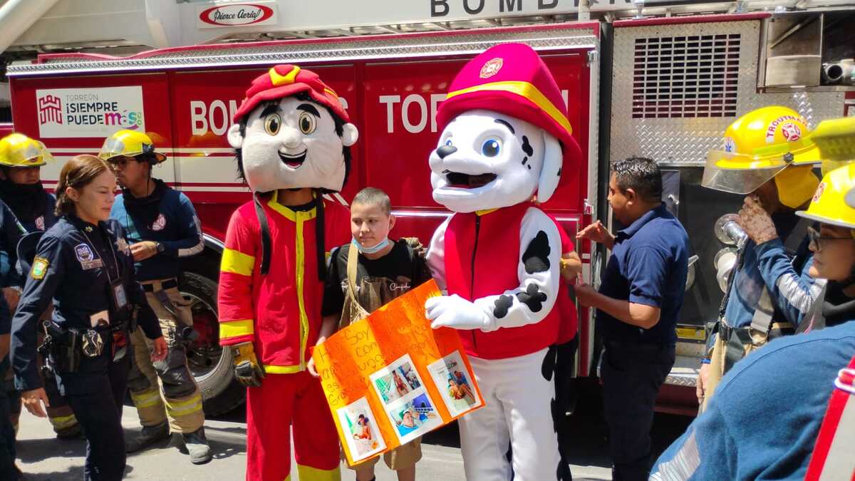 Protección Civil y Bomberos apoyan a Angelito contra el cáncer. | Eunice Muñoz.