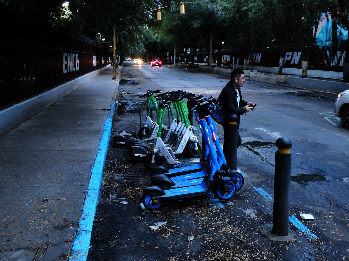 En tanto, WHOOSH informó que, en 15 días, 27 de sus unidades fueron robadas. (Foto:  Octavio Hoyos/Milenio Diario)