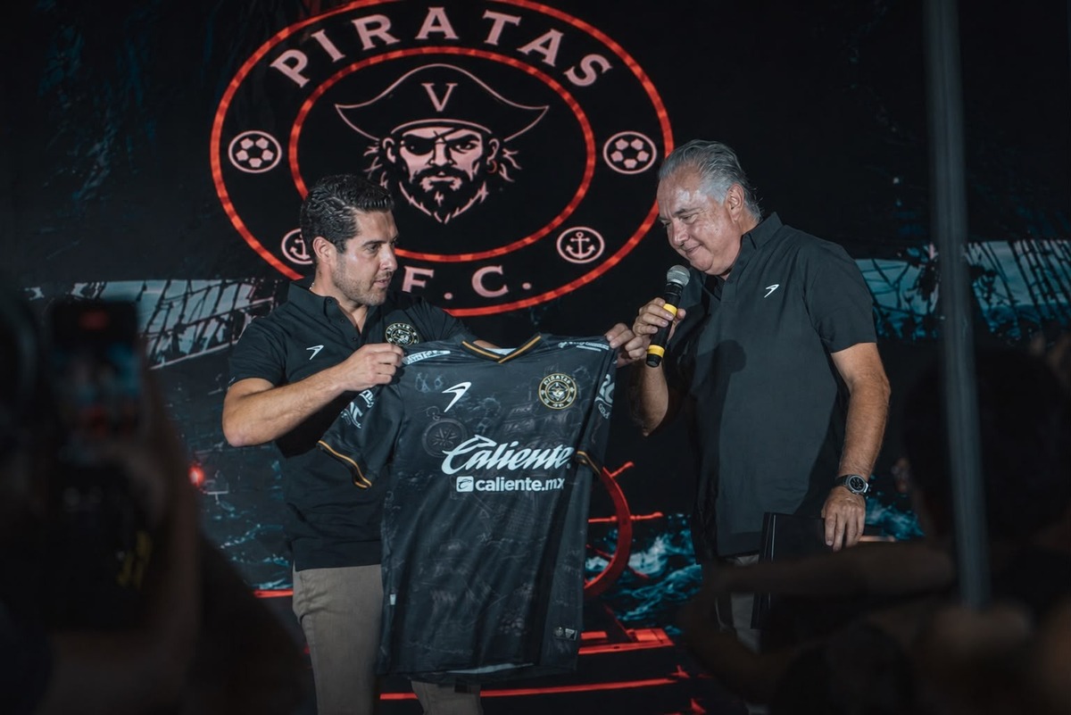 El club inauguró la Tienda Oficial Keuka en la Plaza Mantarraya. | Foto: Especial