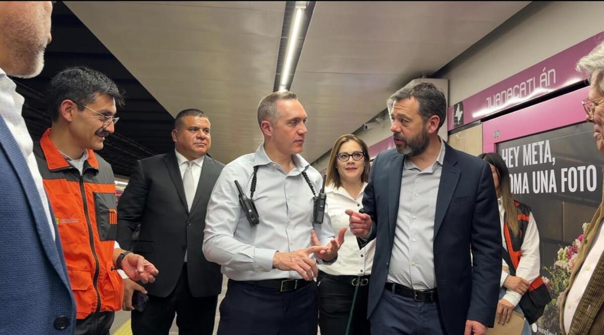 Alcalde Bogotá y gerente del Metro de capital colombiana Puesto Central de Control 1 del Metro. | Especial
