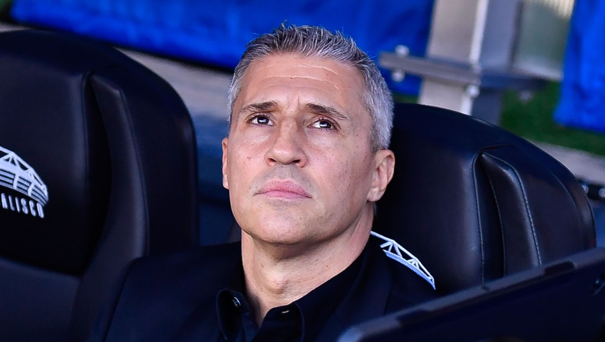 Hernán Crespo lamenta la derrota y las tres bajas durante su debut como entrenador del Atlas (Mexsport)