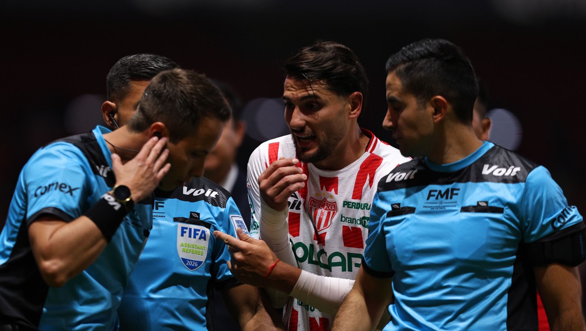 ¿Por qué Julián Carranza fue expulsado al medio tiempo del Toluca vs Necaxa? (Imago7)