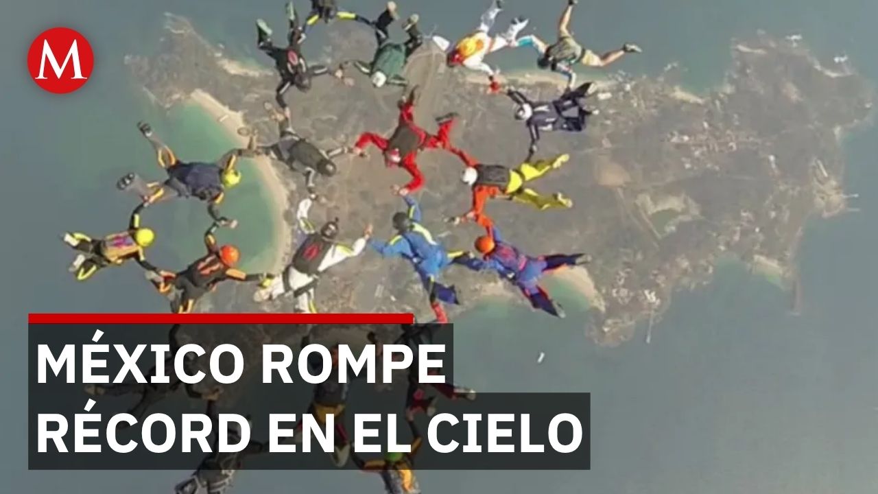 Récord mundial: 28 paracaidistas mexicanos, dominicanos, colombianos e italianos en formación aérea