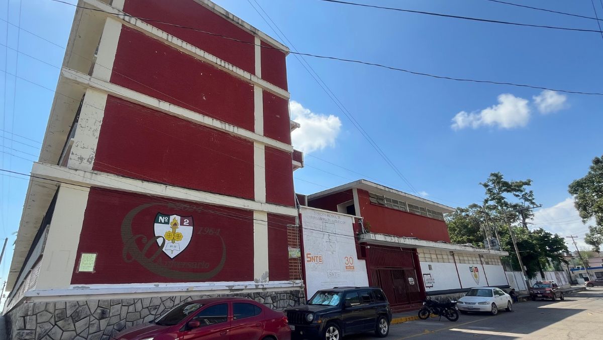 La Academia Militarizada Doenitz inició actividades en 1990 dentro de la Secundaria 2 "Lauro Aguirre". (Yazmín Sánchez)