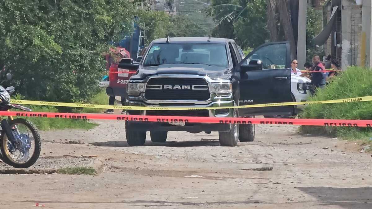 La camioneta con los cuerpos fue localizada en la colonia San José del Quince. (Juan Carlos Munguía)