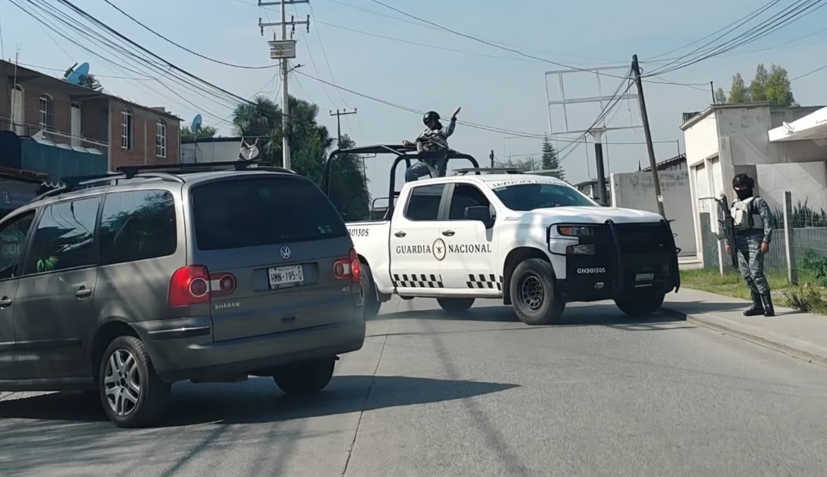 Enfrentamiento de elementos de la Guardia Nacional y civiles en Tula de Allende. (Cortesía)