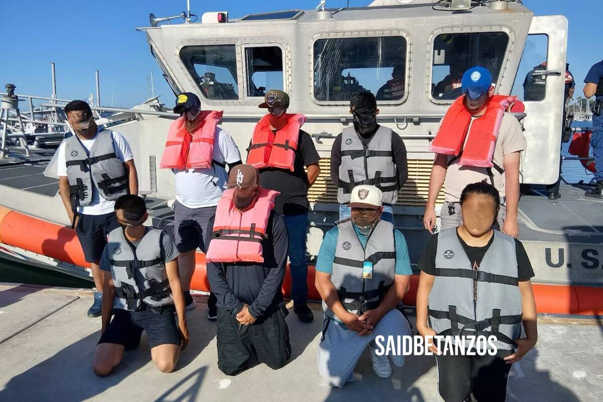 Interceptan a 30 migrantes en dos operativos frente a California. | Especial